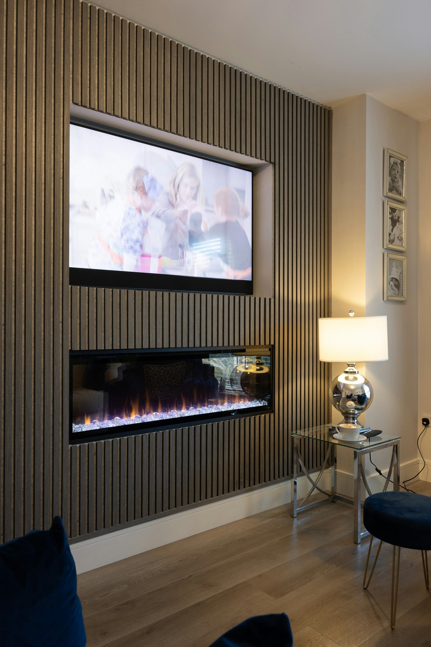 Tv-wand als stille blikvanger in een luxe interieur